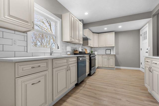 1036 WISCONSIN Avenue, Beloit, WI 53511