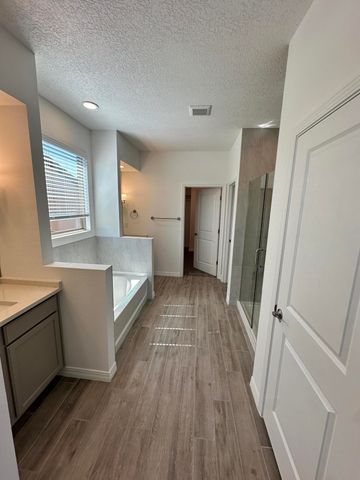 1640 Valle De Colores Road NW, Los Lunas, NM 87031