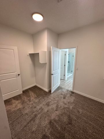 1640 Valle De Colores Road NW, Los Lunas, NM 87031