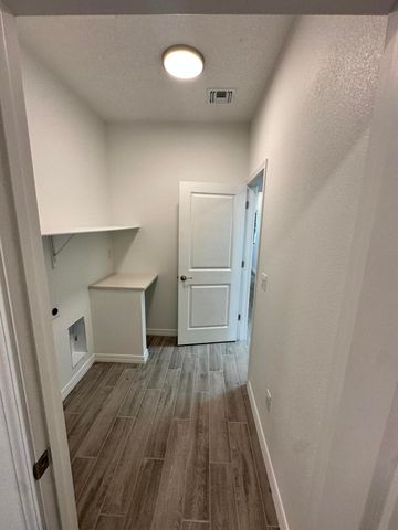 1640 Valle De Colores Road NW, Los Lunas, NM 87031