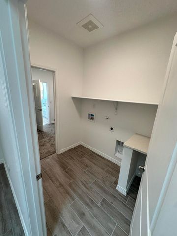 1640 Valle De Colores Road NW, Los Lunas, NM 87031