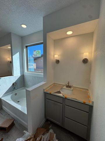 1640 Valle De Colores Road NW, Los Lunas, NM 87031