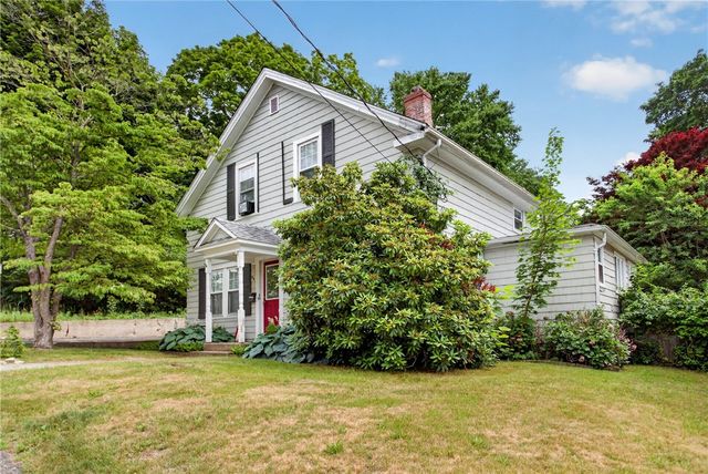 86 Summit Avenue, West Warwick, RI 02893