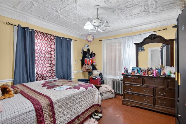86 Summit Avenue, West Warwick, RI 02893
