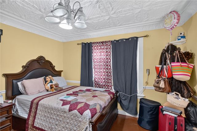 86 Summit Avenue, West Warwick, RI 02893