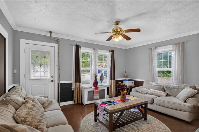 86 Summit Avenue, West Warwick, RI 02893