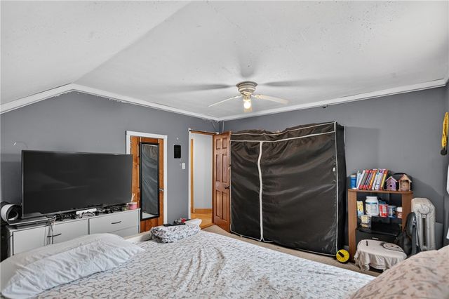 86 Summit Avenue, West Warwick, RI 02893