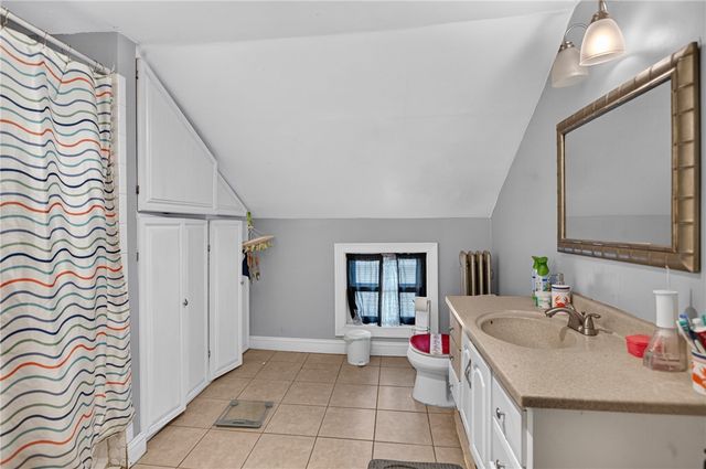 86 Summit Avenue, West Warwick, RI 02893