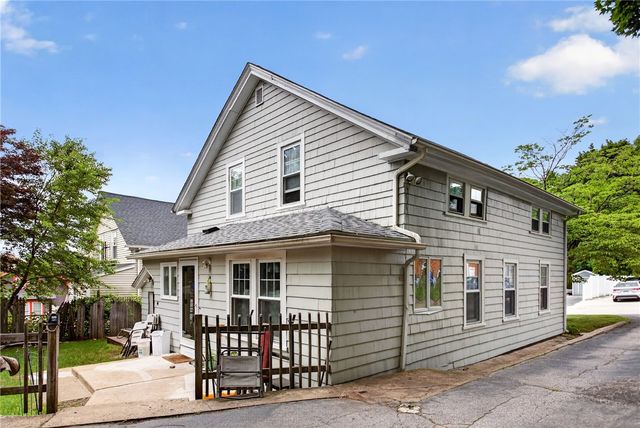 86 Summit Avenue, West Warwick, RI 02893