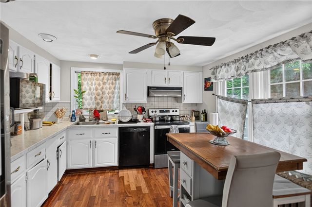 86 Summit Avenue, West Warwick, RI 02893