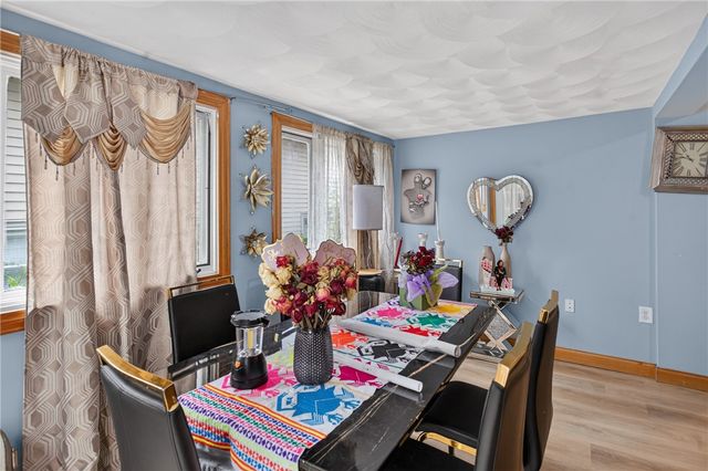 86 Summit Avenue, West Warwick, RI 02893