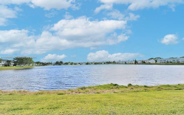 3453 NW 44th Street 104, Oakland Park, FL 33309