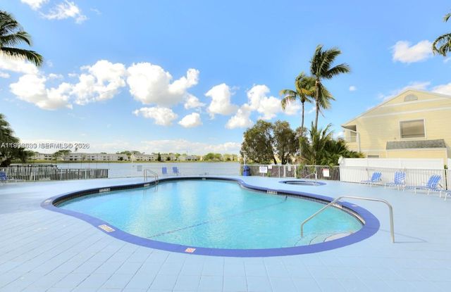 3453 NW 44th Street 104, Oakland Park, FL 33309