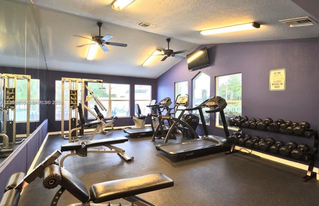 3453 NW 44th Street 104, Oakland Park, FL 33309