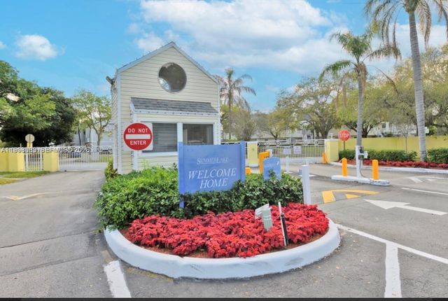 3453 NW 44th Street 104, Oakland Park, FL 33309
