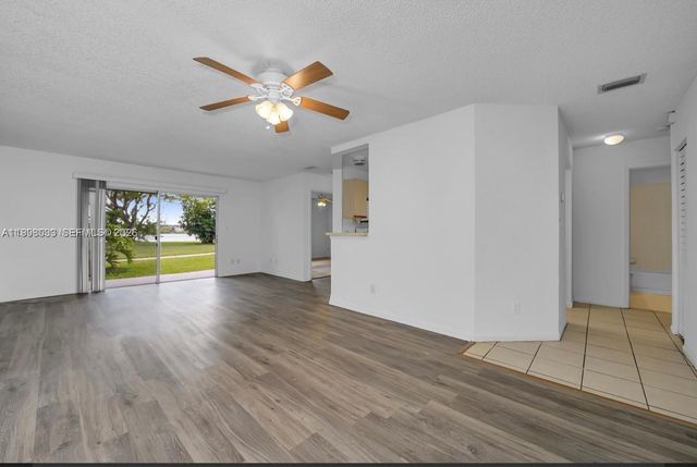 3453 NW 44th Street 104, Oakland Park, FL 33309