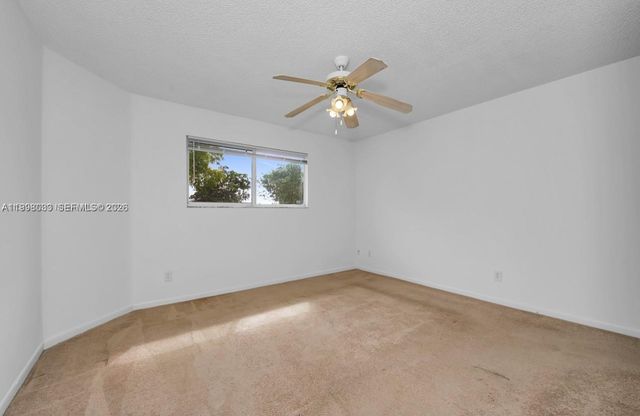 3453 NW 44th Street 104, Oakland Park, FL 33309