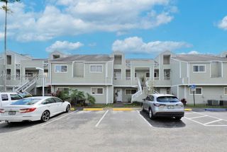 3453 NW 44th Street 104, Oakland Park, FL 33309