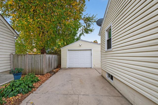 3586 6th Street NW, Rochester, MN 55901