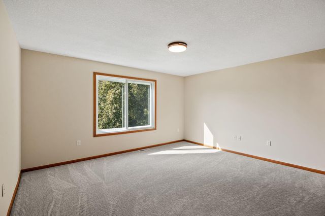 18655 Kalmar Trail, Lakeville, MN 55044