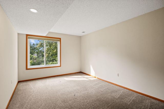 18655 Kalmar Trail, Lakeville, MN 55044