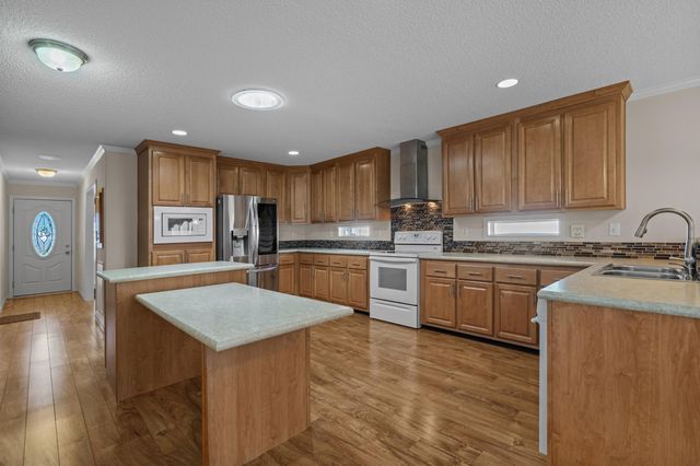 263 Walden Lake Rd., Conway, SC 29526