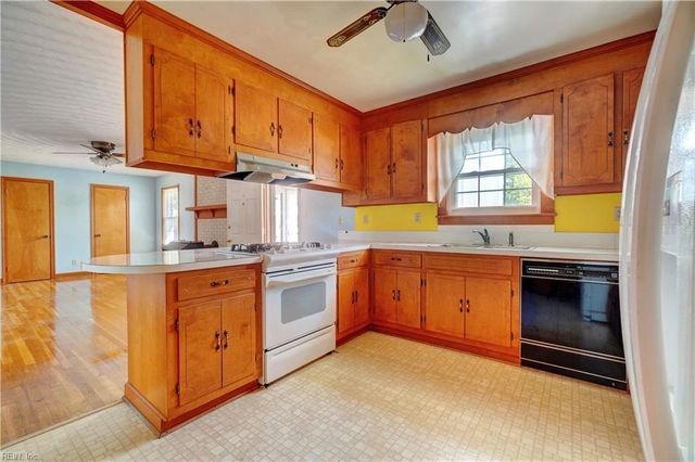 4530 Shoulders Hill RD, Suffolk, VA 23435