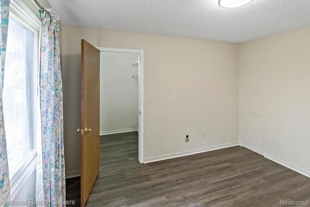 31601 Merriwood Park Drive, Livonia, MI 48152