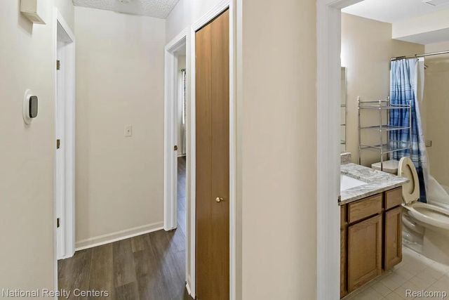 31601 Merriwood Park Drive, Livonia, MI 48152