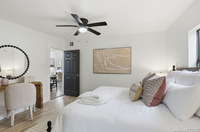 249 E French Pl, San Antonio, TX 78212