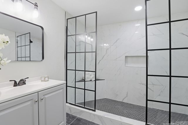 249 E French Pl, San Antonio, TX 78212