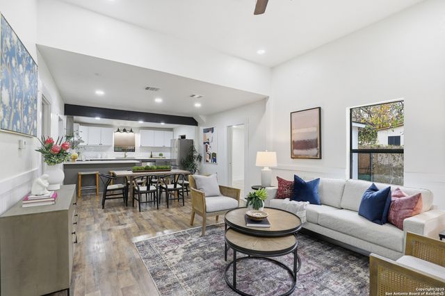 249 E French Pl, San Antonio, TX 78212