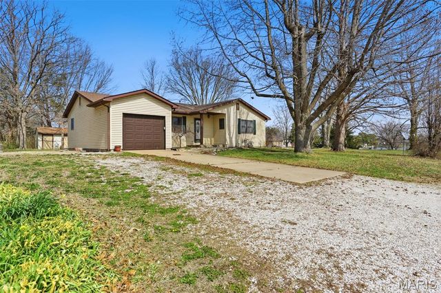 147 Holiday Drive, Edwardsville, IL 62025