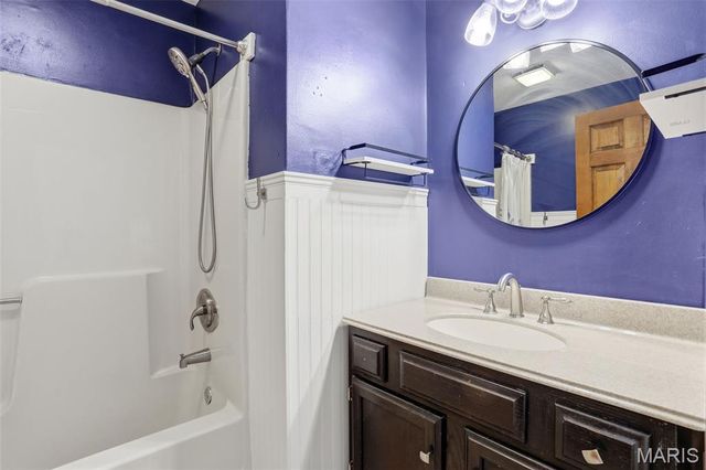 147 Holiday Drive, Edwardsville, IL 62025