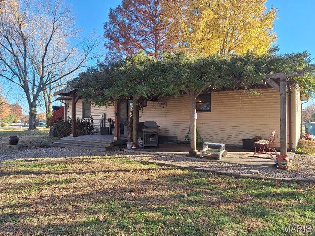 147 Holiday Drive, Edwardsville, IL 62025