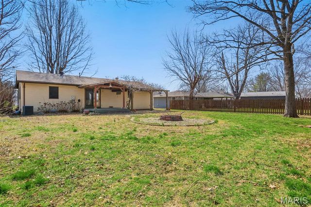 147 Holiday Drive, Edwardsville, IL 62025