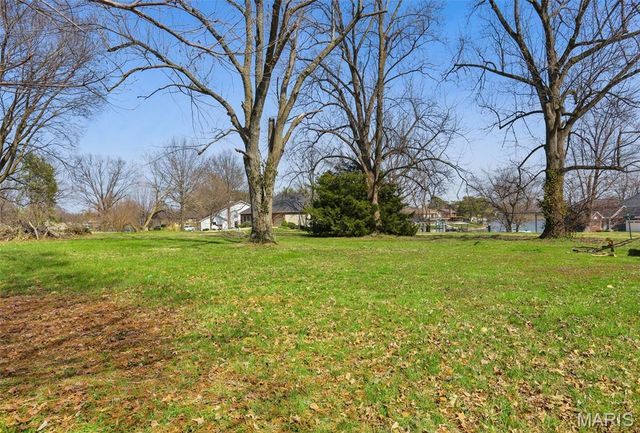 147 Holiday Drive, Edwardsville, IL 62025