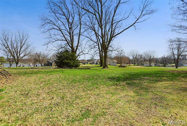 147 Holiday Drive, Edwardsville, IL 62025