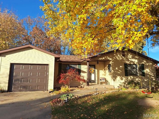 147 Holiday Drive, Edwardsville, IL 62025