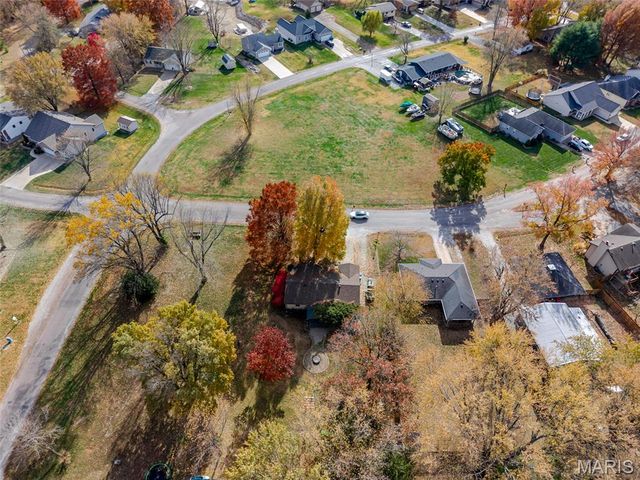 147 Holiday Drive, Edwardsville, IL 62025