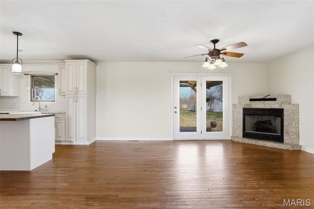 147 Holiday Drive, Edwardsville, IL 62025