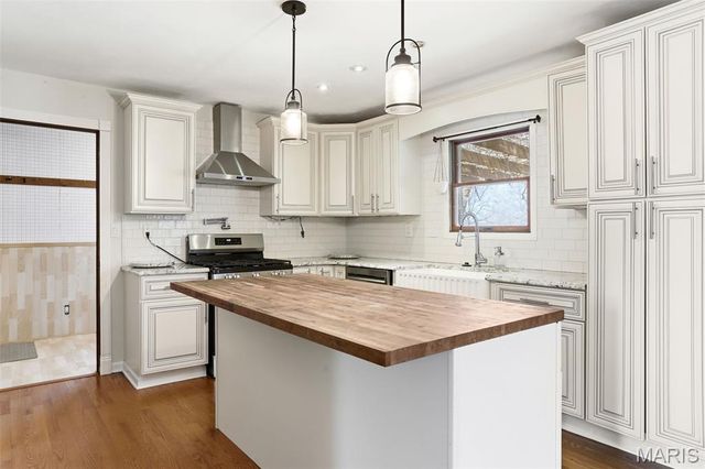 147 Holiday Drive, Edwardsville, IL 62025