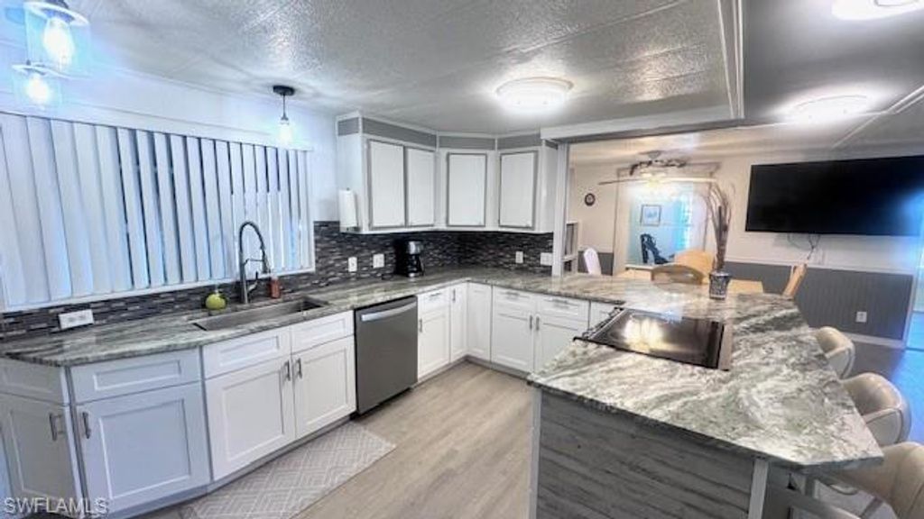 5512 Salem LN, NORTH FORT MYERS, FL 33917 — exterior
