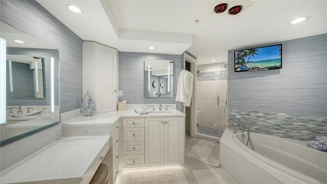 565 SANCTUARY DRIVE B506, Longboat Key, FL 34228