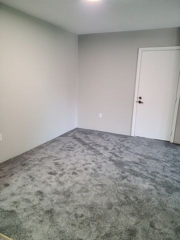 685 Oak Street 6-11, Brockton, MA 02301
