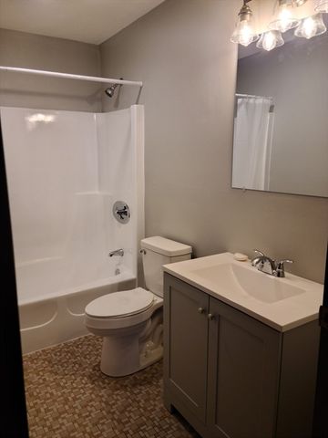 685 Oak Street 6-11, Brockton, MA 02301