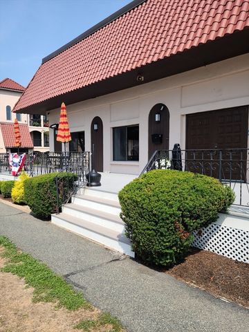 685 Oak Street 6-11, Brockton, MA 02301