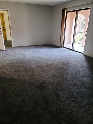685 Oak Street 6-11, Brockton, MA 02301