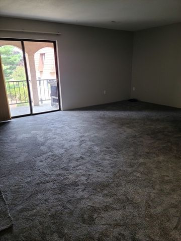 685 Oak Street 6-11, Brockton, MA 02301