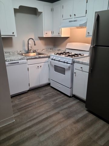 685 Oak Street 6-11, Brockton, MA 02301